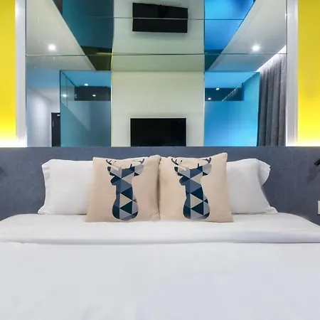 Apple Hotel Times Square George Town Exterior photo